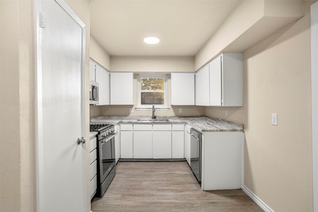509 E Williamsburg Manor, Arlington, TX 76014