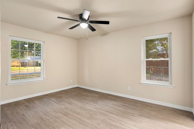 509 E Williamsburg Manor, Arlington, TX 76014