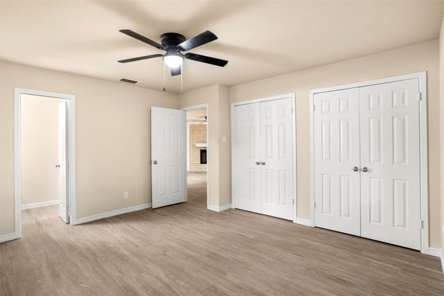 509 E Williamsburg Manor, Arlington, TX 76014