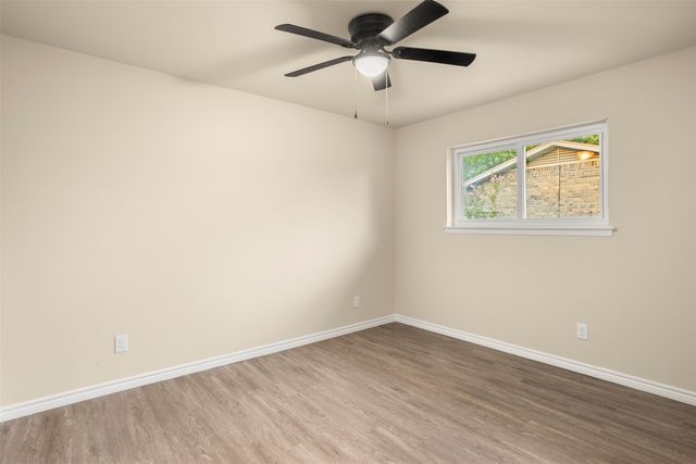 509 E Williamsburg Manor, Arlington, TX 76014