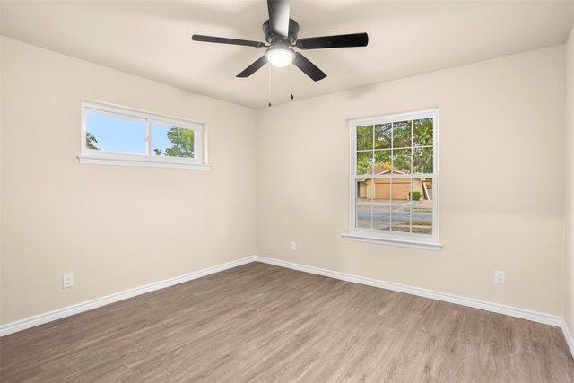 509 E Williamsburg Manor, Arlington, TX 76014