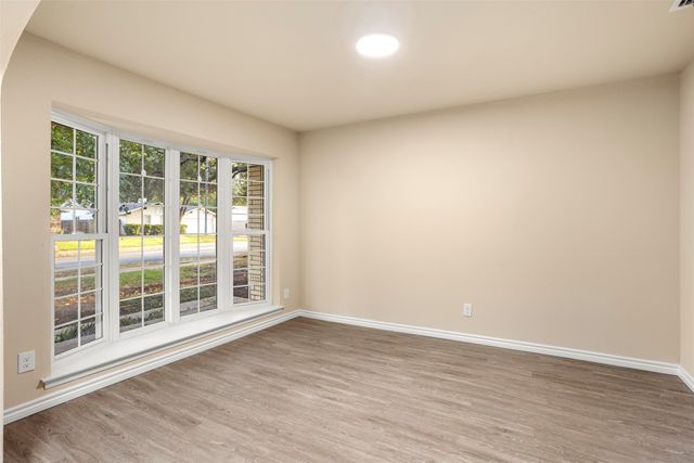 509 E Williamsburg Manor, Arlington, TX 76014
