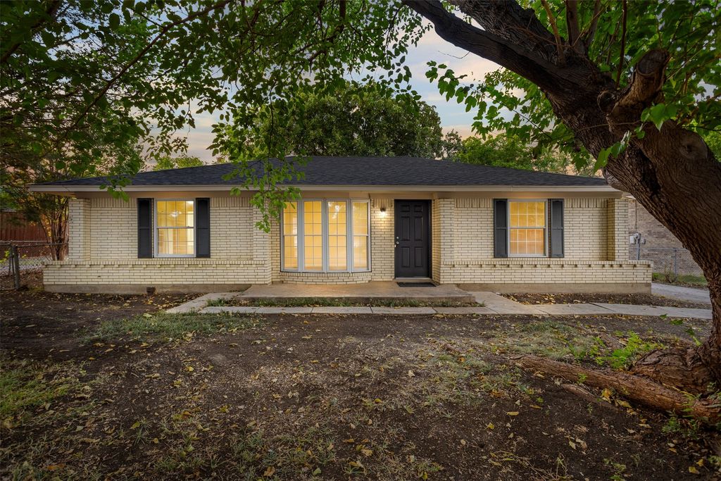 509 E Williamsburg Manor, Arlington, TX 76014