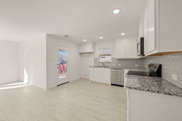 217 Shady Oaks Drive, Runaway Bay, TX 76426