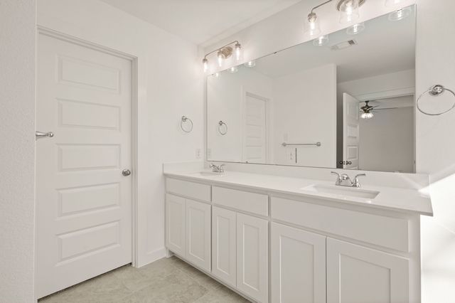 217 Shady Oaks Drive, Runaway Bay, TX 76426