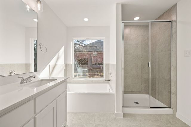 217 Shady Oaks Drive, Runaway Bay, TX 76426