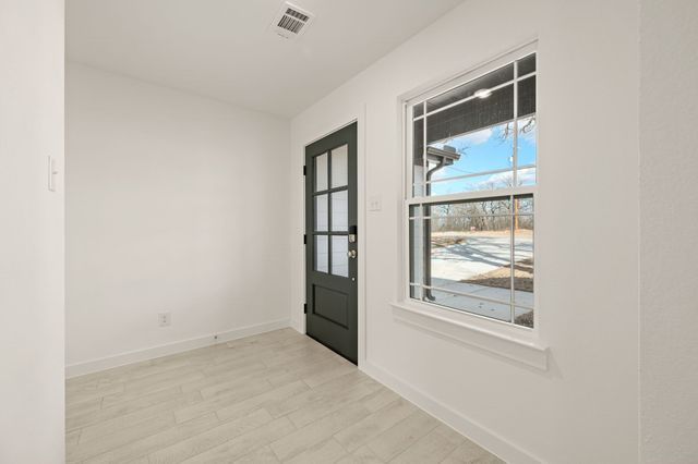 217 Shady Oaks Drive, Runaway Bay, TX 76426