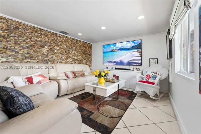 391 SE 16th Ave, Pompano Beach, FL 33060