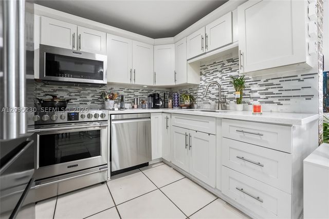 391 SE 16th Ave, Pompano Beach, FL 33060