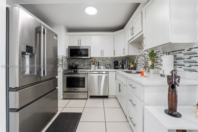 391 SE 16th Ave, Pompano Beach, FL 33060