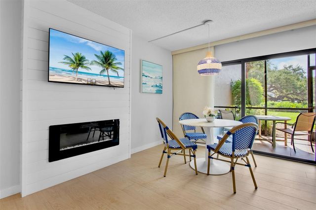 1600 COVE II PLACE 412, Sarasota, FL 34242