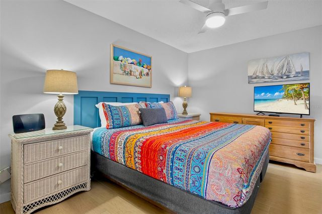 1600 COVE II PLACE 412, Sarasota, FL 34242