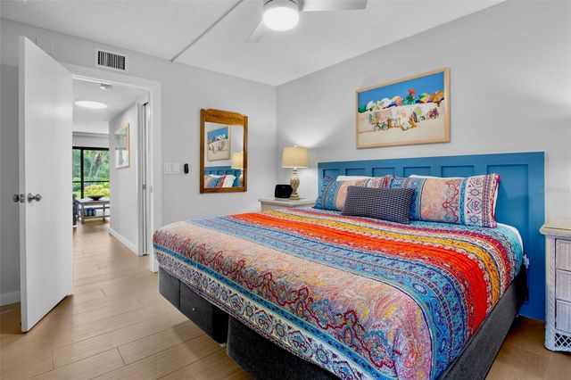 1600 COVE II PLACE 412, Sarasota, FL 34242