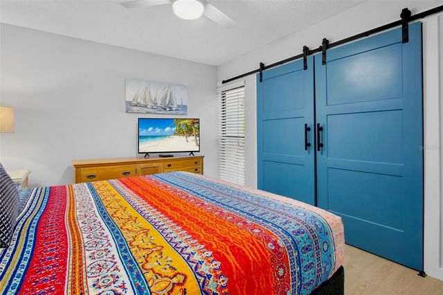 1600 COVE II PLACE 412, Sarasota, FL 34242
