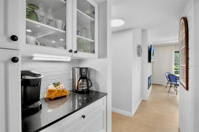 1600 COVE II PLACE 412, Sarasota, FL 34242