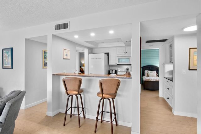 1600 COVE II PLACE 412, Sarasota, FL 34242