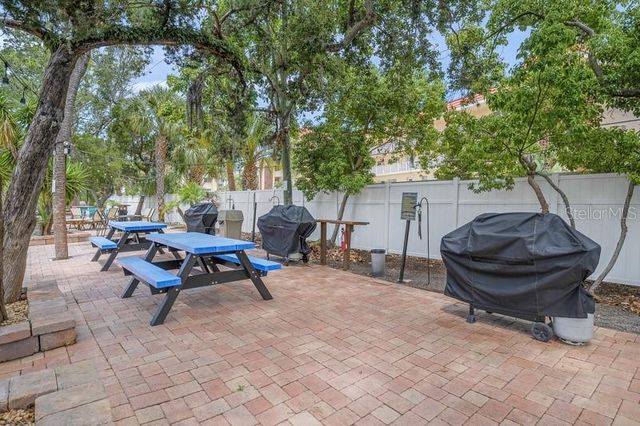 1600 COVE II PLACE 412, Sarasota, FL 34242