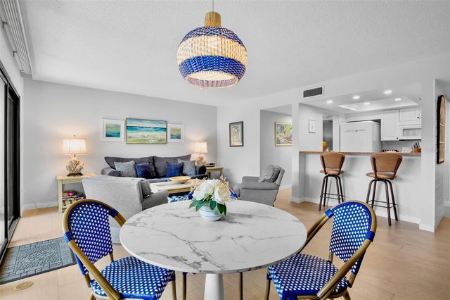 1600 COVE II PLACE 412, Sarasota, FL 34242