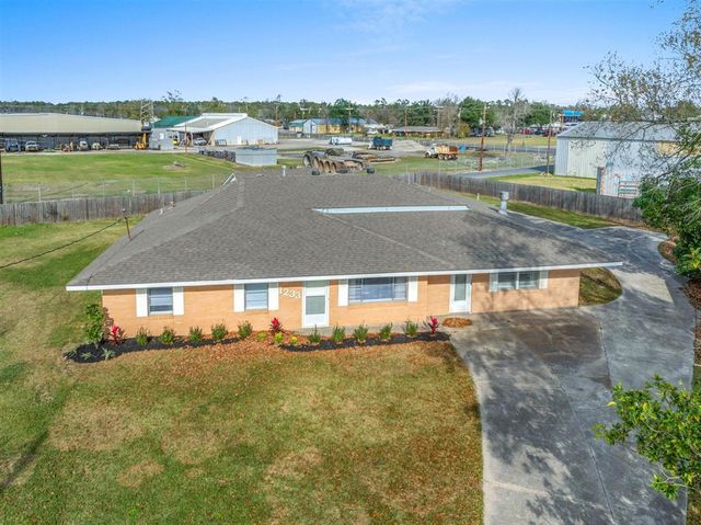 1233 Texas Street, Sulphur, LA 70663
