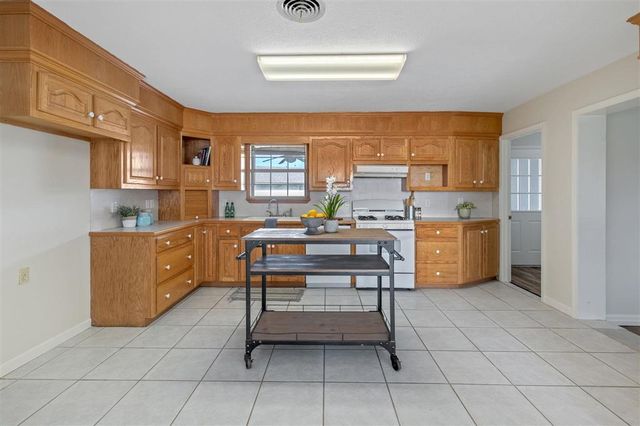 1233 Texas Street, Sulphur, LA 70663