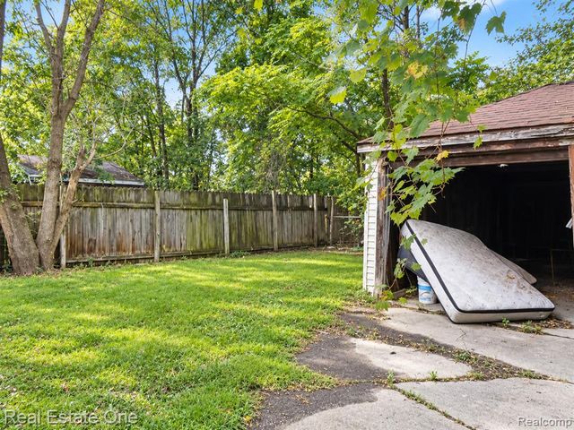12105 Sanford Street, Detroit, MI 48205