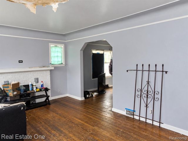 12105 Sanford Street, Detroit, MI 48205