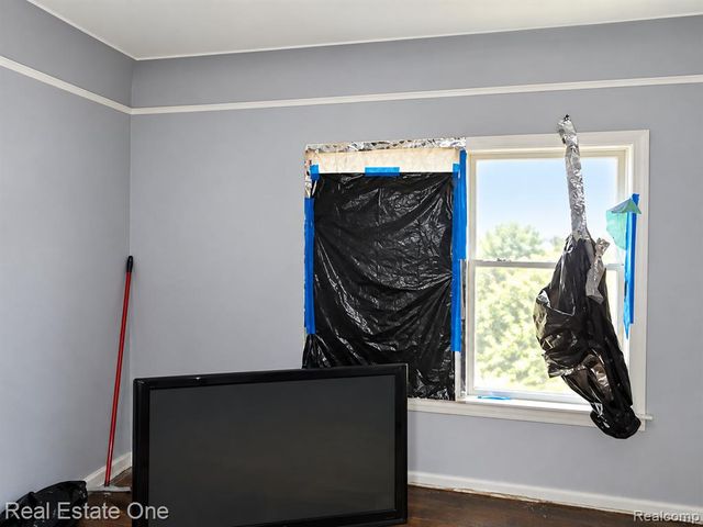 12105 Sanford Street, Detroit, MI 48205