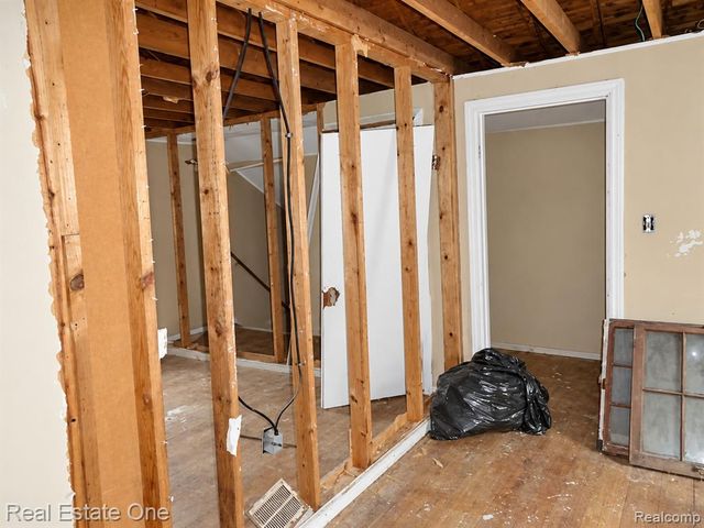 12105 Sanford Street, Detroit, MI 48205