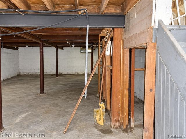 12105 Sanford Street, Detroit, MI 48205