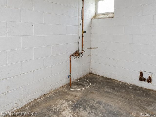 12105 Sanford Street, Detroit, MI 48205