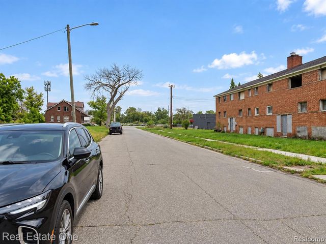 12105 Sanford Street, Detroit, MI 48205