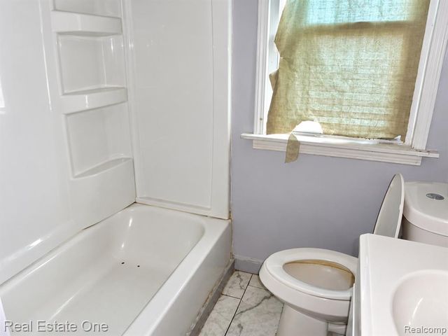 12105 Sanford Street, Detroit, MI 48205