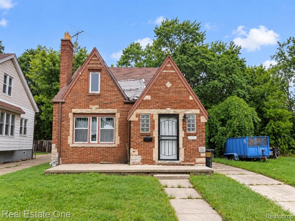 12105 Sanford Street, Detroit, MI 48205