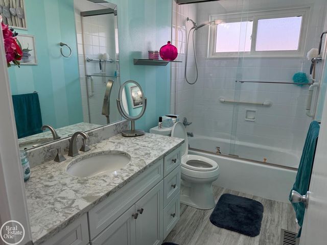 34639 Jerome Street, Chesterfield Twp, MI 48047