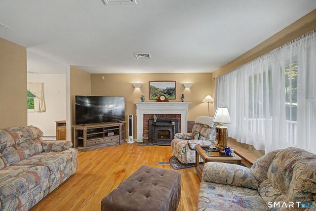 184 Franklin St Extension, Danbury, CT 06811
