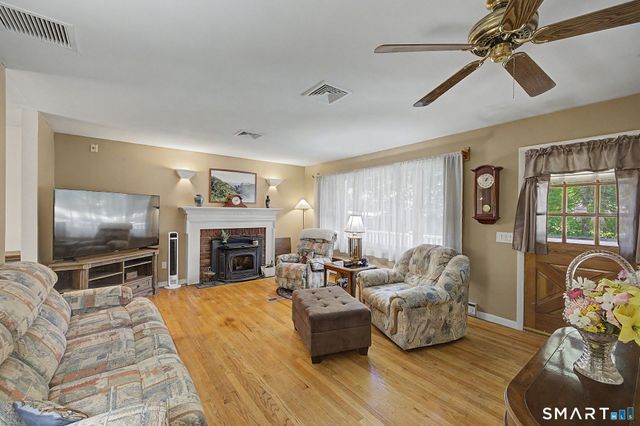 184 Franklin St Extension, Danbury, CT 06811