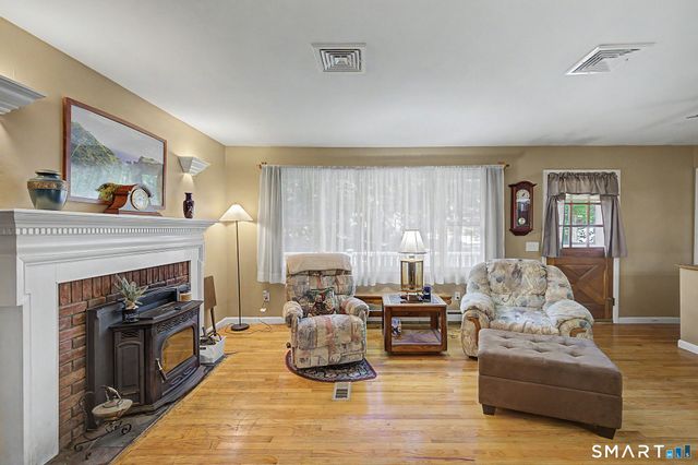 184 Franklin St Extension, Danbury, CT 06811