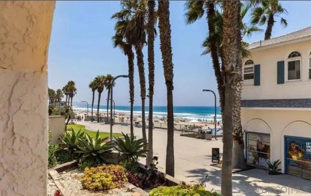 4465 Ocean Front 4, San Diego, CA 92109