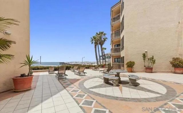 4465 Ocean Front 4, San Diego, CA 92109