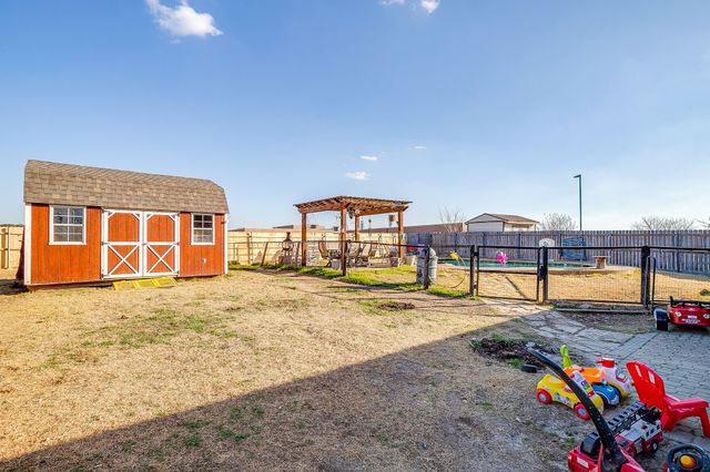 729 W Bend Boulevard, Burleson, TX 76028