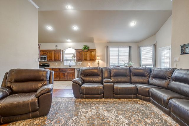 729 W Bend Boulevard, Burleson, TX 76028