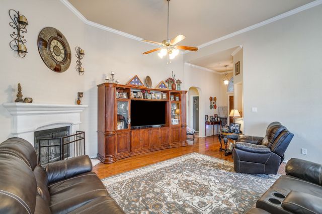 729 W Bend Boulevard, Burleson, TX 76028