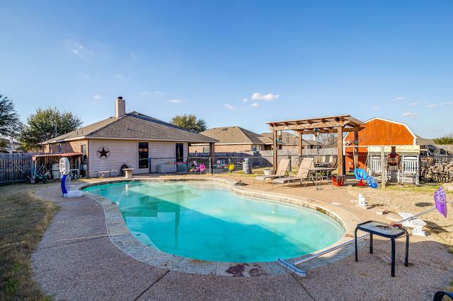 729 W Bend Boulevard, Burleson, TX 76028