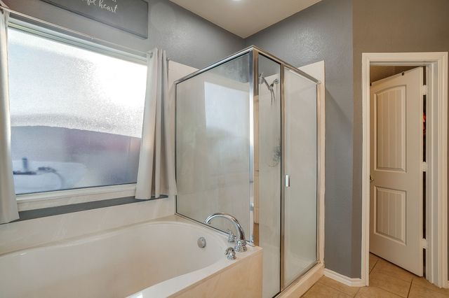 729 W Bend Boulevard, Burleson, TX 76028