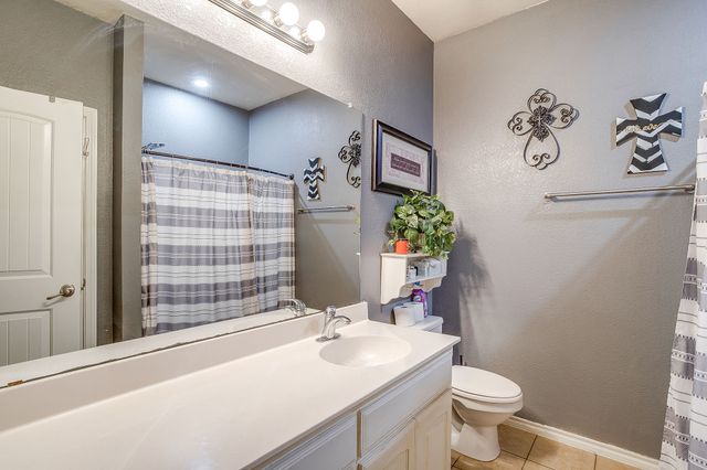 729 W Bend Boulevard, Burleson, TX 76028