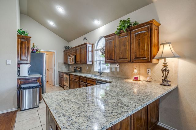 729 W Bend Boulevard, Burleson, TX 76028