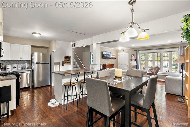 5788 Strathdon Way, Waterford Charter Township, MI 48327