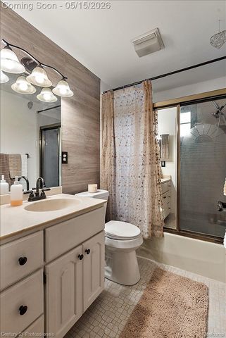 5788 Strathdon Way, Waterford Charter Township, MI 48327