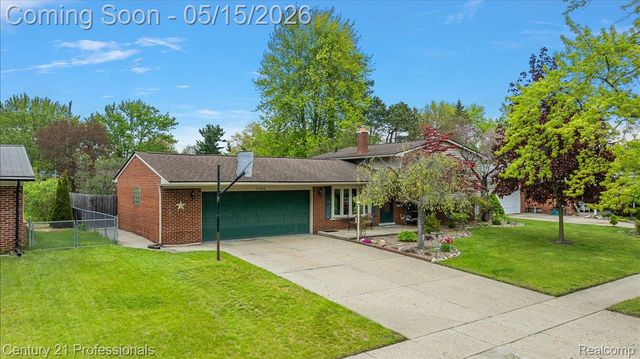 5788 Strathdon Way, Waterford Charter Township, MI 48327