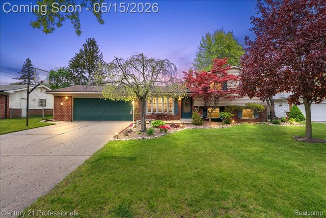 5788 Strathdon Way, Waterford Charter Township, MI 48327